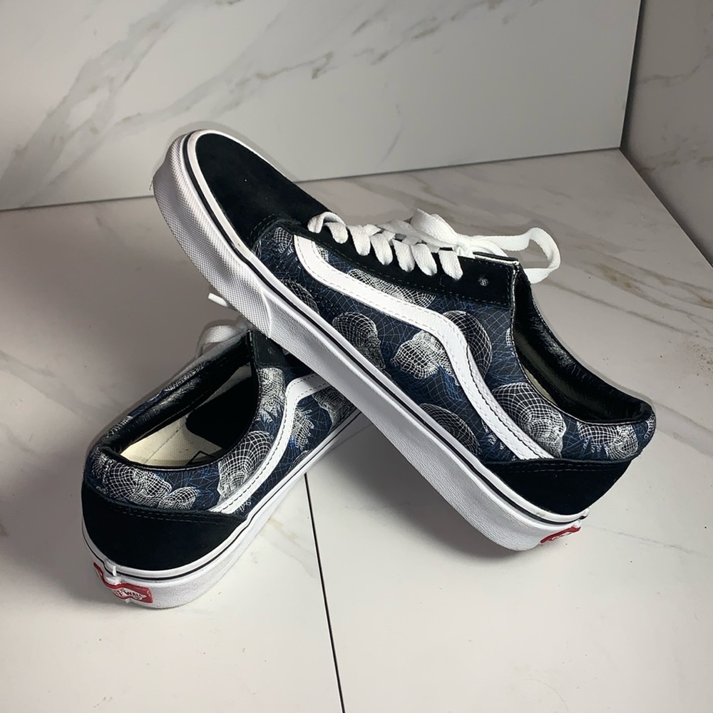 VANS Unisex Old Skool Wireframe Skull Blue w Black Suede VN0A3WKT9IB 7.5